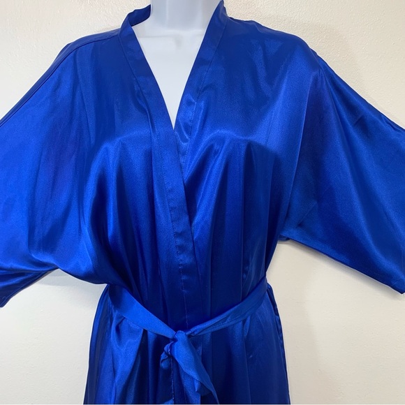 Morgan Taylor Long  Robe XS Blue‎ Satin  Pockets Belt Belted - Picture 2 of 8